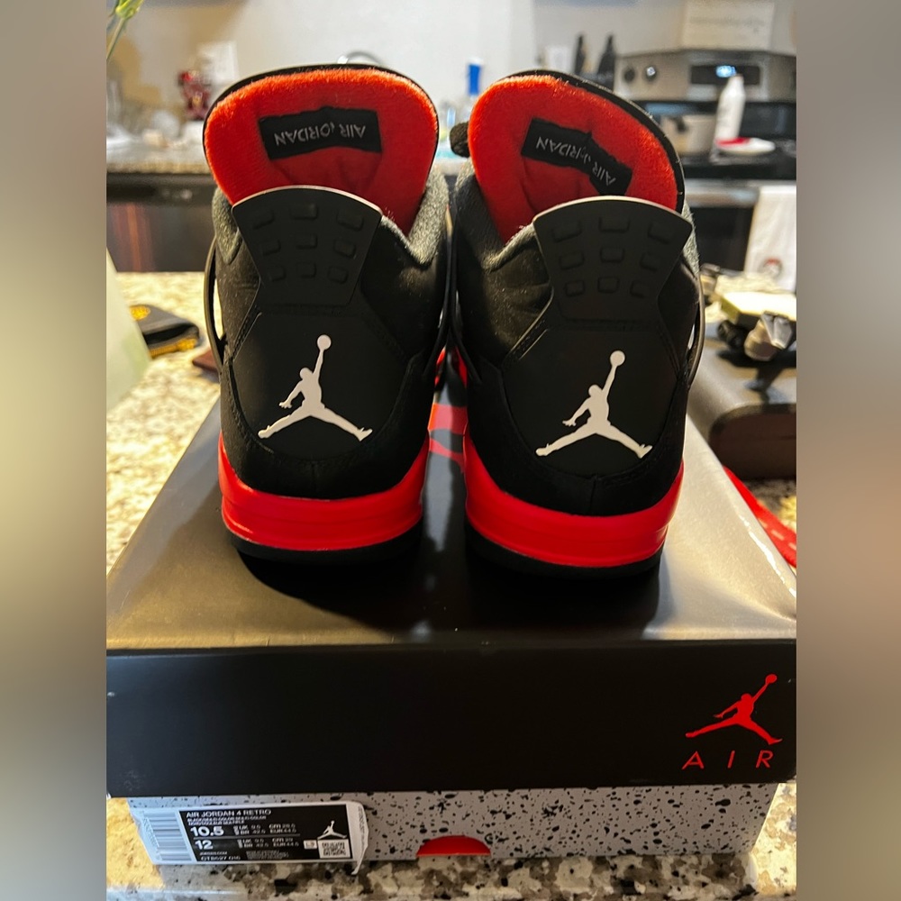 Air Jordan 4 Red Thunder
